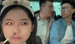 网红公司沉浸式化妆吃瓜,化妆与吃瓜的跨界盛宴