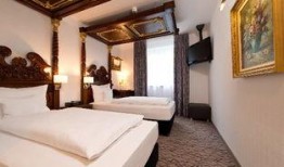 king hotel在线观看,跟随King Hotel在线观看，揭秘顶级酒店的神秘面纱